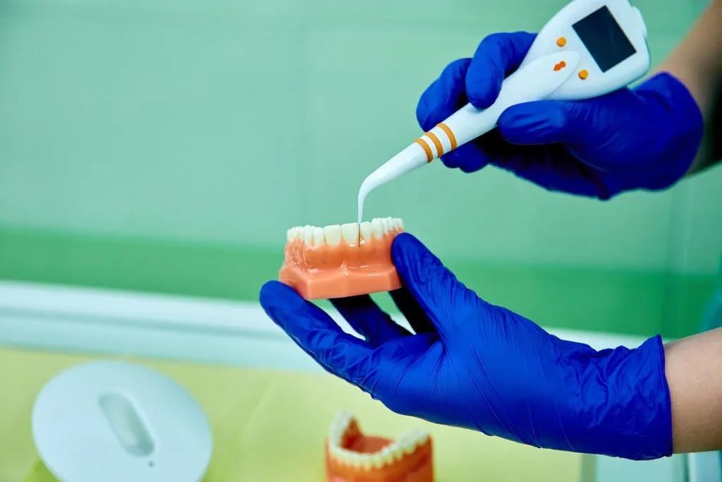 5 Denture Care Tips Do's and Don'ts
