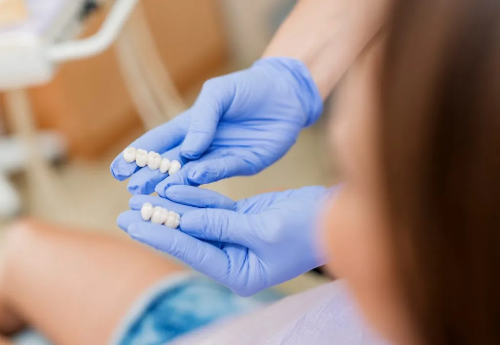 How Porcelain Veneers Improve Your Smile